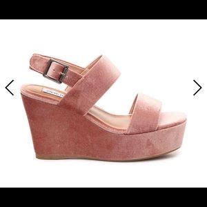 Steve Madden Velvet Wedges